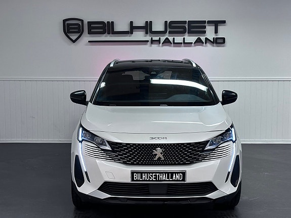 Peugeot 3008 2 of 5