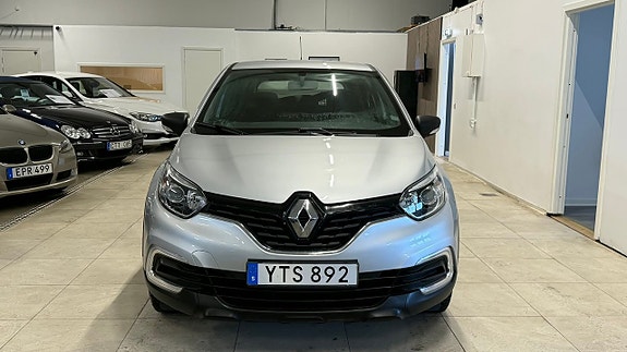 Renault Captur 2 of 21
