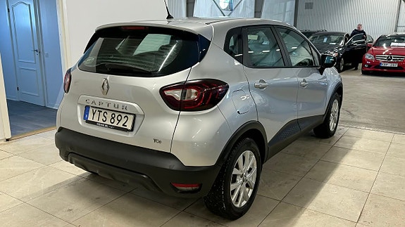 Renault Captur 10 of 21