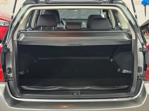 Subaru Outback 8 of 15