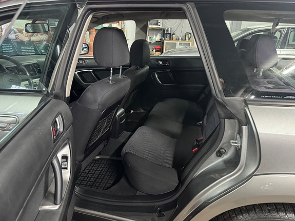 Subaru Outback 12 of 15