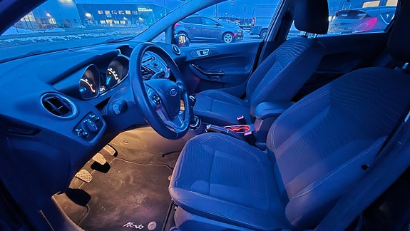 Ford Fiesta 5 of 9