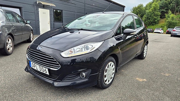 Ford Fiesta 2 of 9