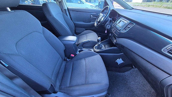 Kia Carens 9 of 10