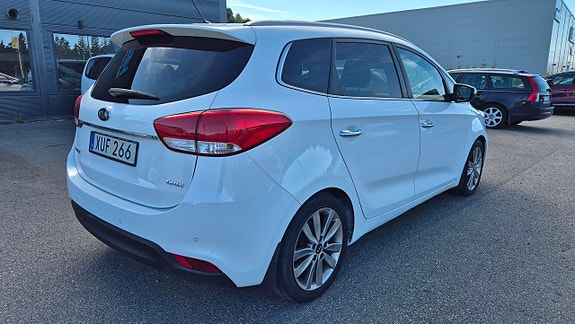 Kia Carens 3 of 10