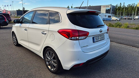 Kia Carens 4 of 10