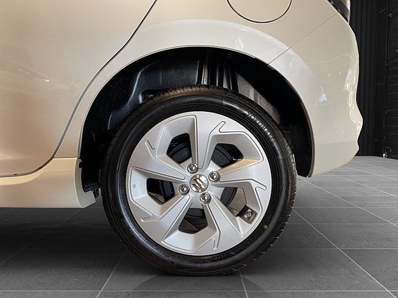 Suzuki Swift 19 of 21