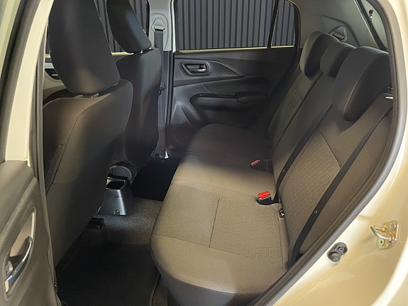 Suzuki Swift 13 of 21