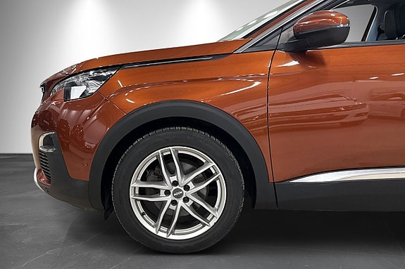 Peugeot 3008 2 of 5
