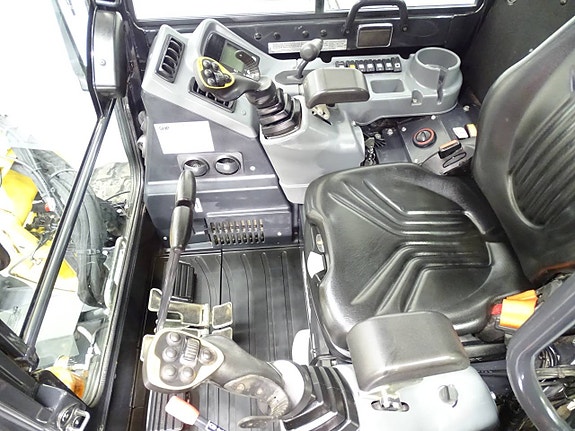 Yanmar VIO50-6B / Engcon EC206 / Microprop MIG2 6 of 7