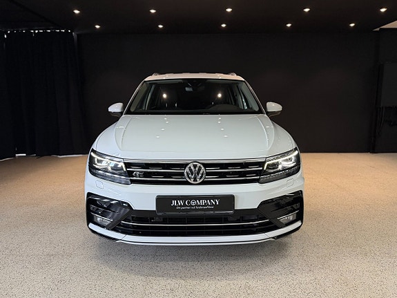 Volkswagen Tiguan Allspace 2 of 5