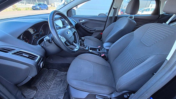 Ford Focus 6 of 10