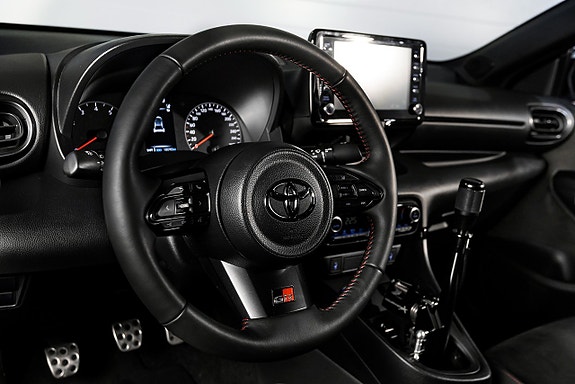Toyota Yaris 15 of 27