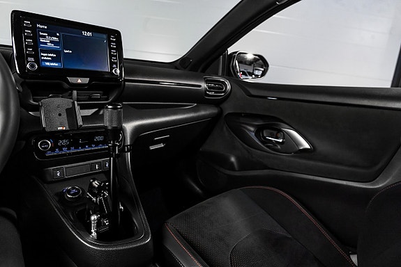 Toyota Yaris 16 of 27