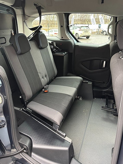 Peugeot Partner Tepee 18 of 28