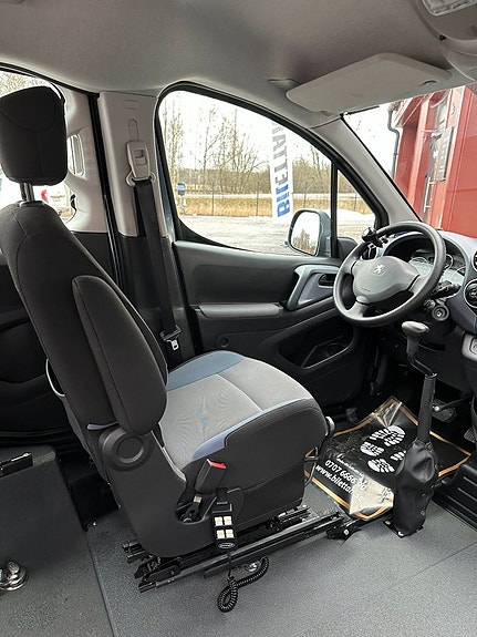 Peugeot Partner Tepee 23 of 28