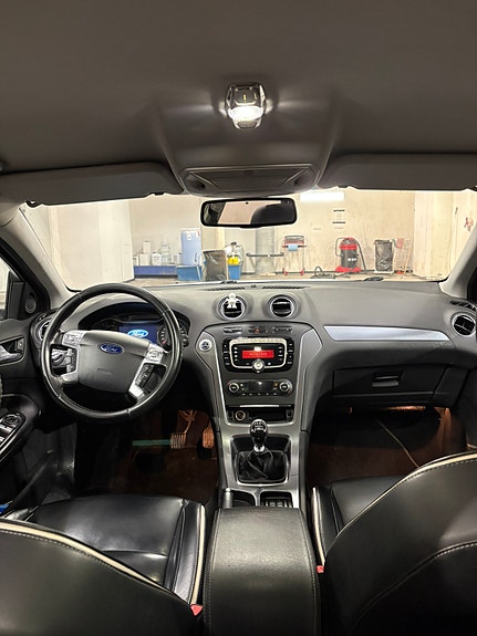 Ford Mondeo 14 of 16