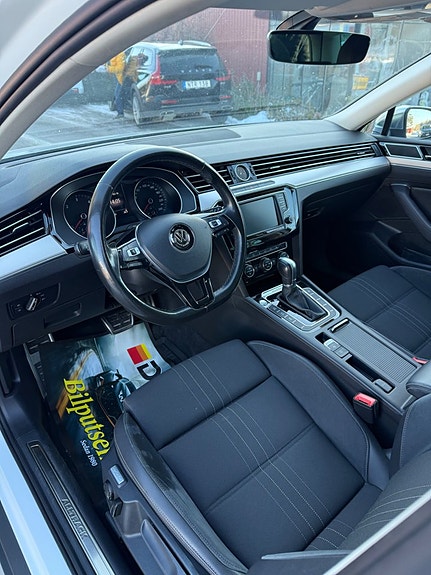 Volkswagen Passat Alltrack 4 of 5