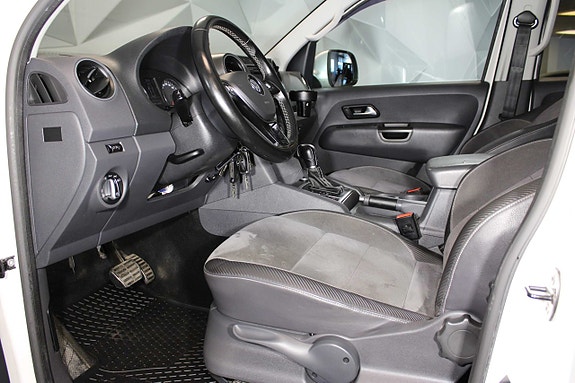 Volkswagen Amarok 12 of 26