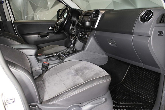 Volkswagen Amarok 13 of 26