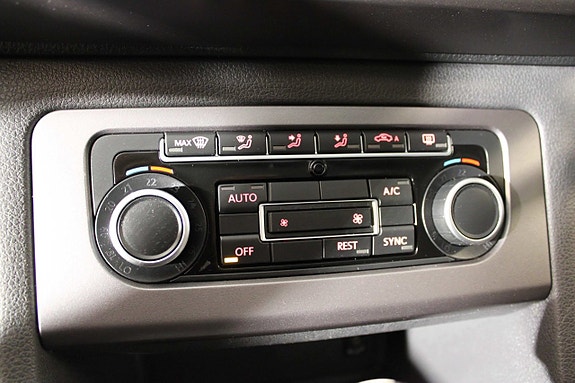 Volkswagen Amarok 19 of 26