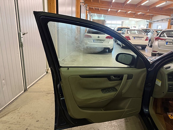 Volvo S60 5 of 5