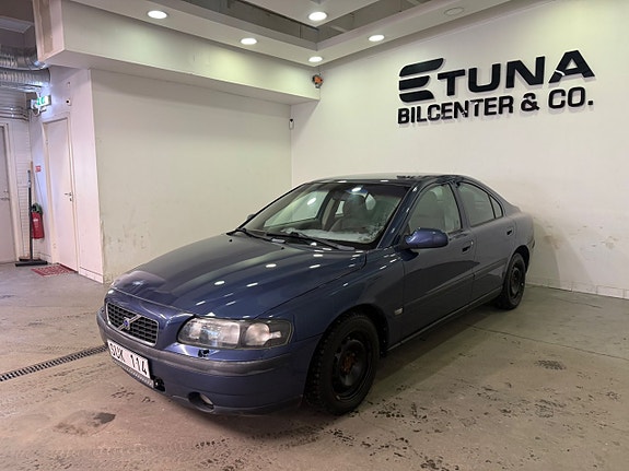 Volvo S60 4 of 5