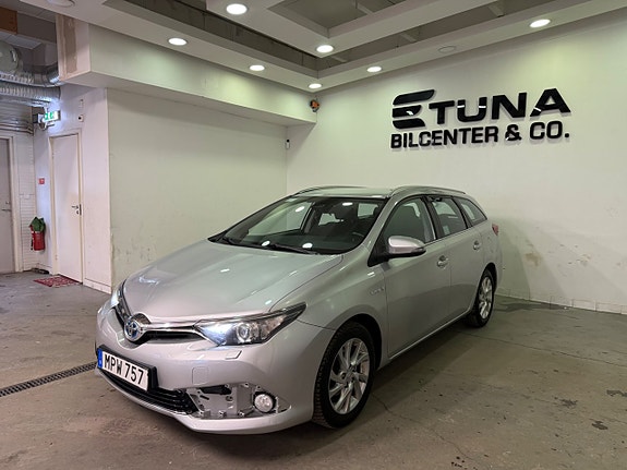 Toyota Auris 4 of 5