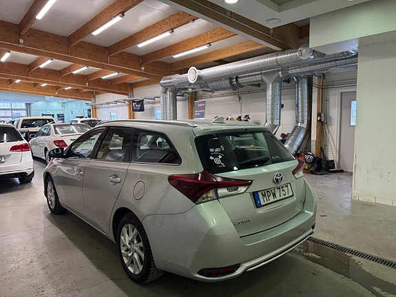 Toyota Auris 11 of 15
