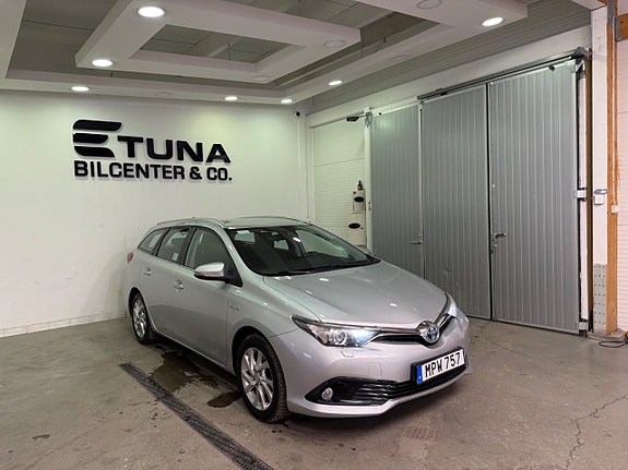 Toyota Auris 3 of 5