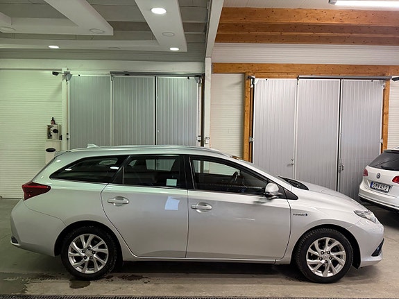 Toyota Auris 14 of 15