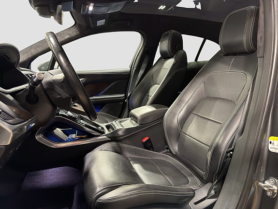 Jaguar I-PACE 8 of 20