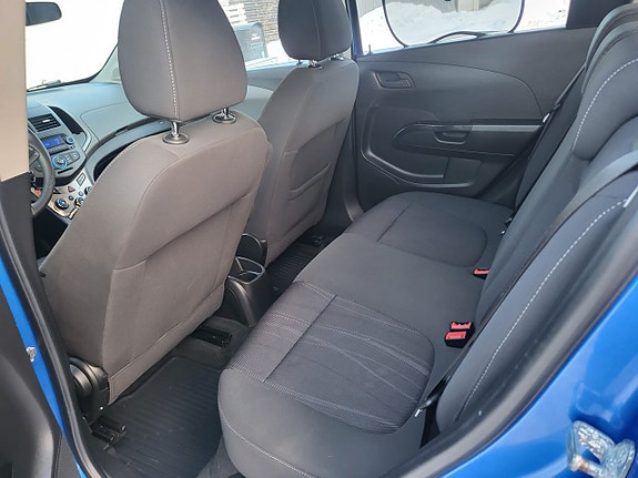 Chevrolet Aveo 12 of 15