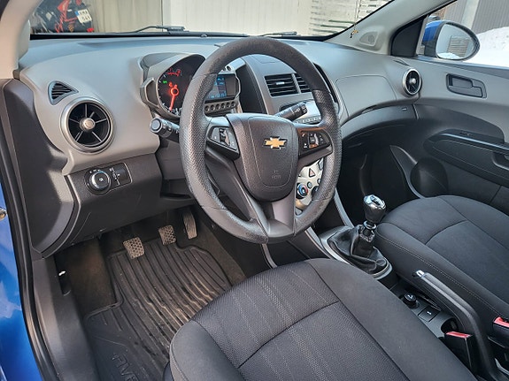 Chevrolet Aveo 3 of 15