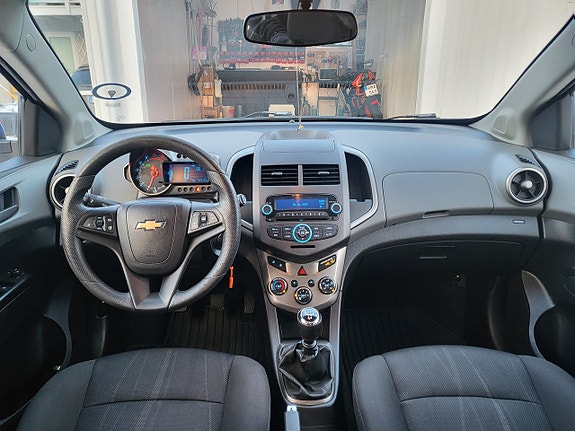 Chevrolet Aveo 13 of 15