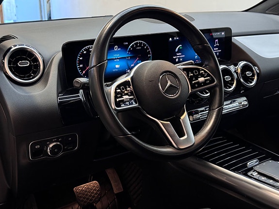 Mercedes-Benz B250 e 18 of 24