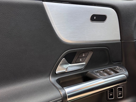 Mercedes-Benz B250 e 24 of 24