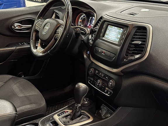 Jeep Cherokee 22 of 27