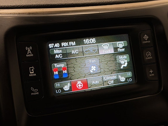 Jeep Cherokee 15 of 27