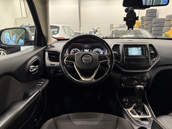 Jeep Cherokee 23 of 27