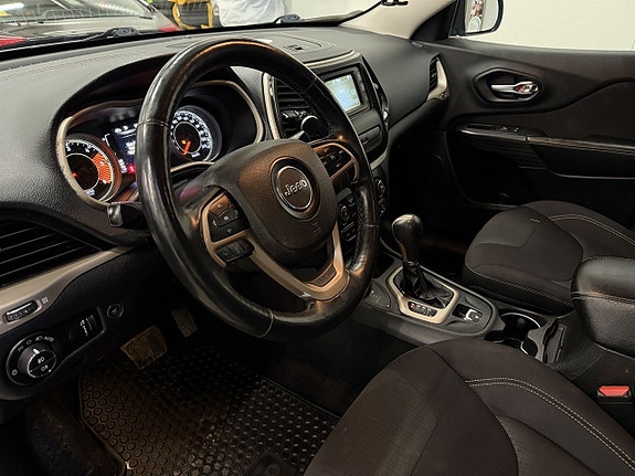 Jeep Cherokee 13 of 27
