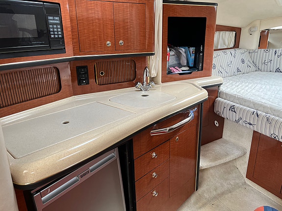Sea Ray 300/335 Sundancer 9 of 10