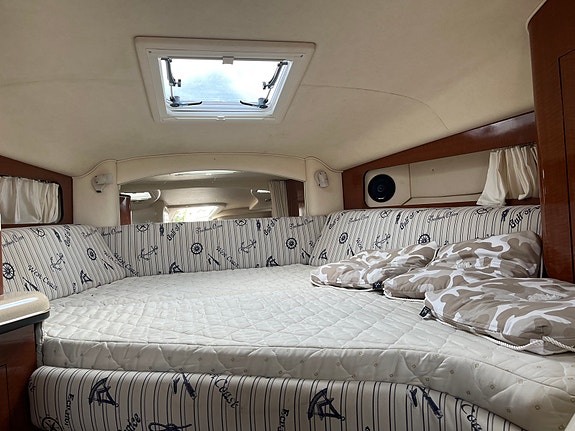 Sea Ray 300/335 Sundancer 8 of 10