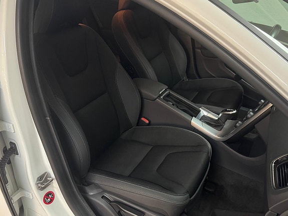 Volvo V60 23 of 25
