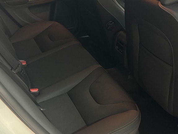 Volvo V60 22 of 25