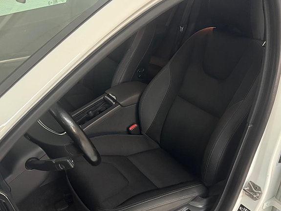Volvo V60 10 of 25