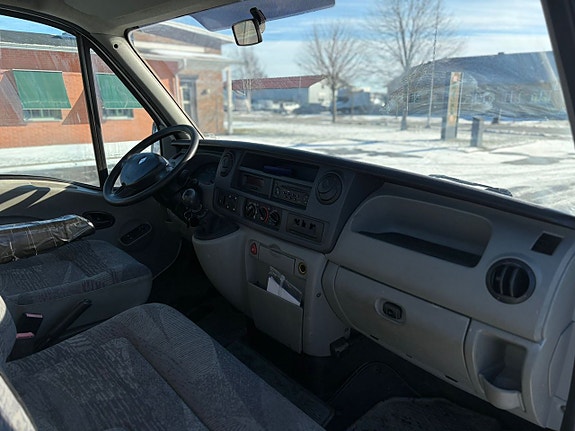 Renault Master 13 of 16