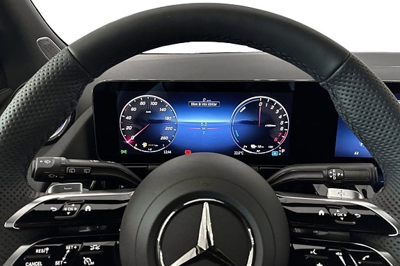 Mercedes-Benz GLA250 7 of 13