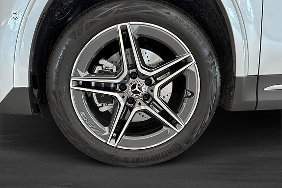 Mercedes-Benz GLA250 5 of 5