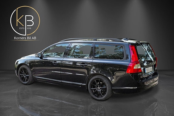 Volvo V70 3 of 11